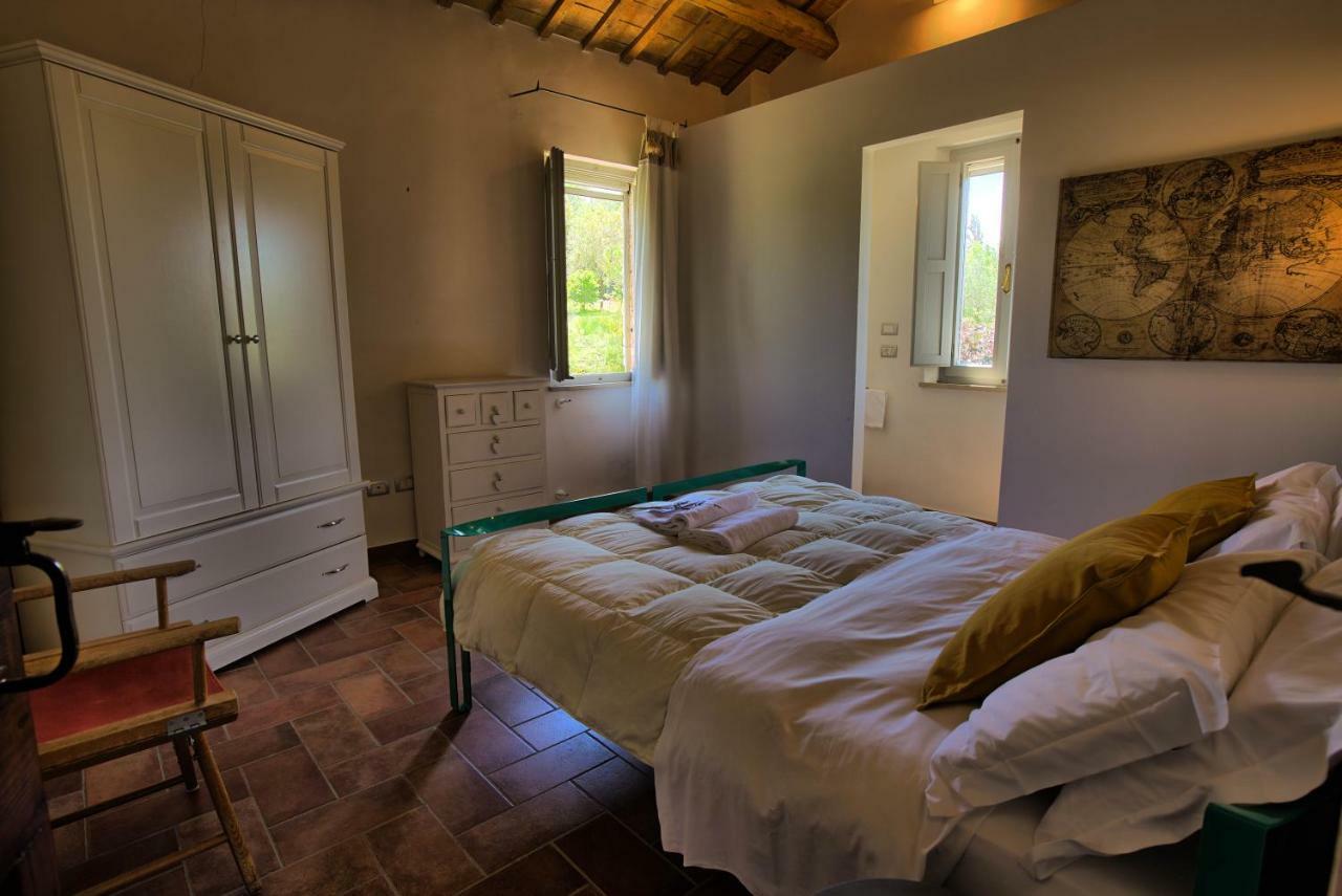 Grande Villa Storica Per Vacanze Con Giardino Privato E Piscina Ostra Exterior photo